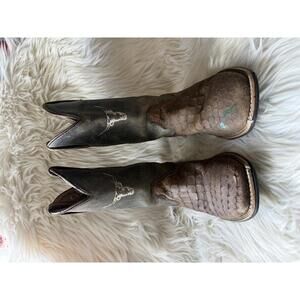 Twisted X Boy’s Western Leather Cowboy Boots with Embossed Bull Design